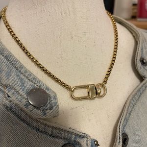 Gold tone link necklace